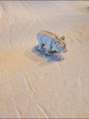 2/20$ Vintage White Bear Cast Iron Figurine Decorative Accent